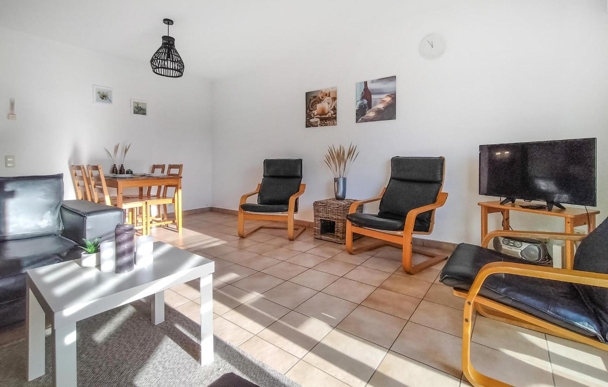 Beautiful Apartment In Bredene With Kitchen Exterior foto